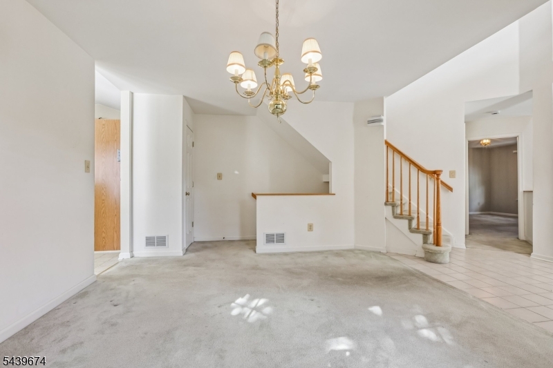 60 Woodmont Dr Property Photo 10