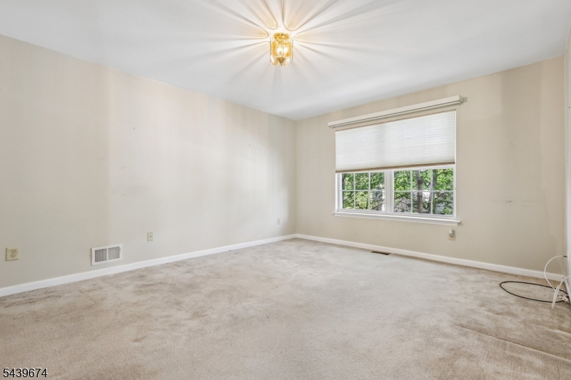 60 Woodmont Dr Property Photo 17