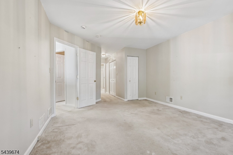60 Woodmont Dr Property Photo 18