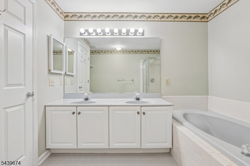 60 Woodmont Dr Property Photo 21