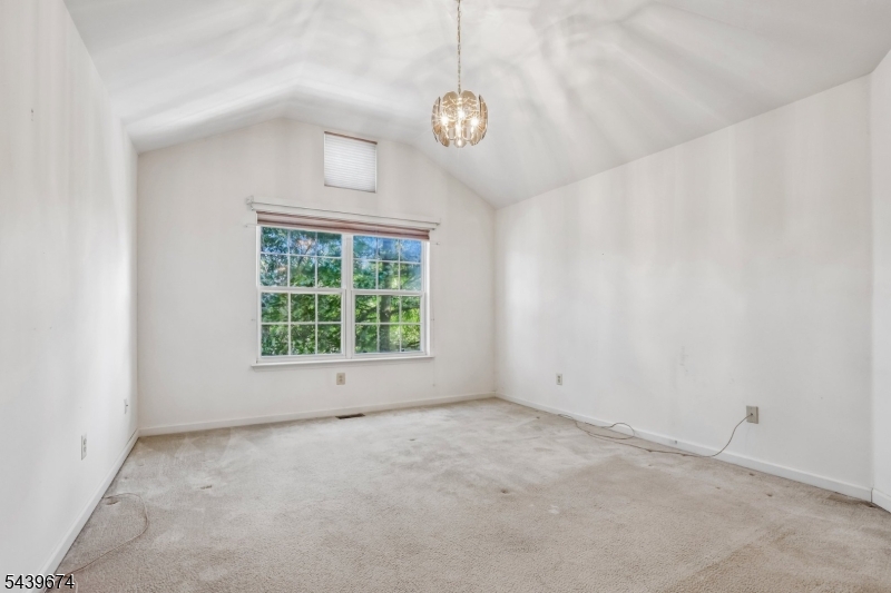 60 Woodmont Dr Property Photo 23