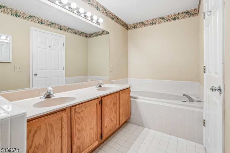 60 Woodmont Dr Property Photo 28