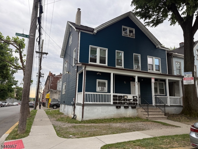 97 Jefferson St Property Photo 1