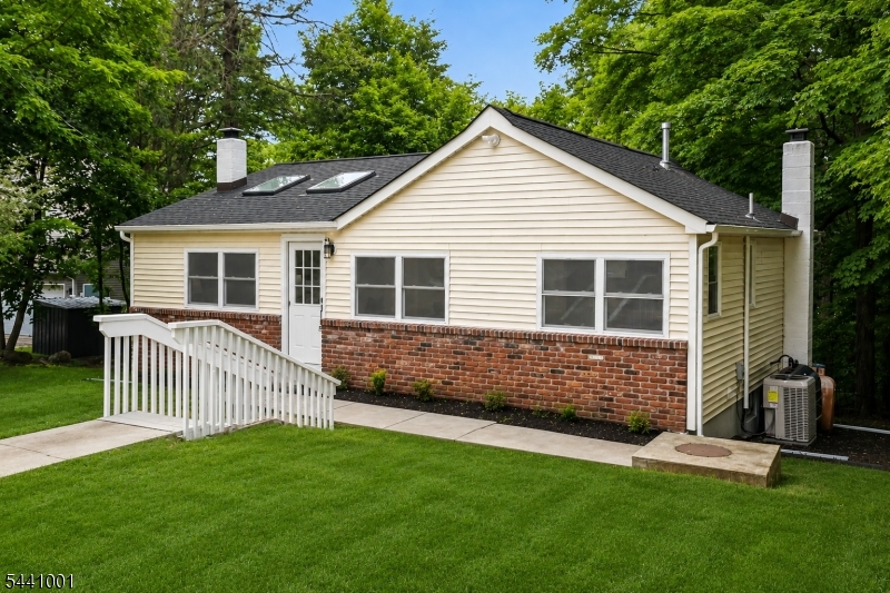 30 Belford Dr Property Photo 1