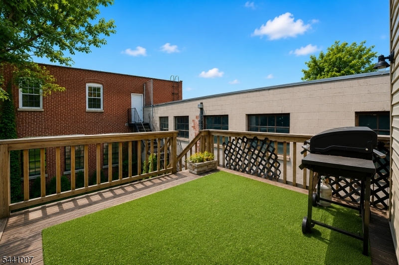 81 Holmes St Property Photo 11