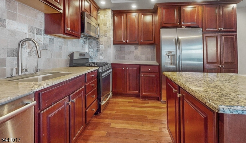 7002 Kennedy Blvd Property Photo 14