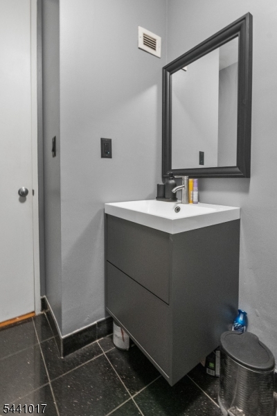 7002 Kennedy Blvd Property Photo 30