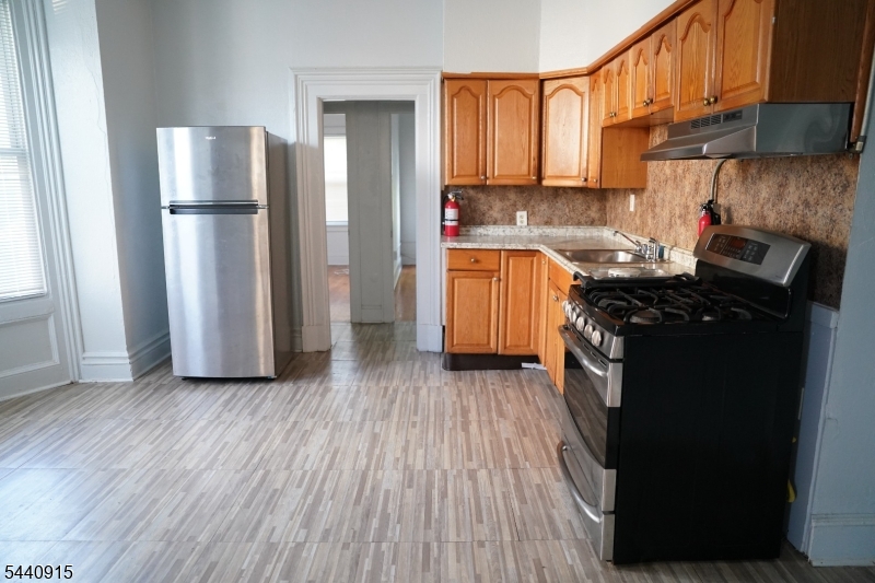 73 Hadley Ave Property Photo 6