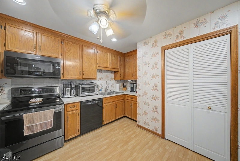 12 Amherst Ct Property Photo 13