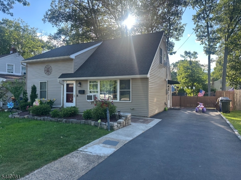 30 Hunterdon Rd Property Photo 1