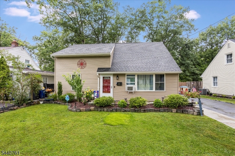 30 Hunterdon Rd Property Photo 4