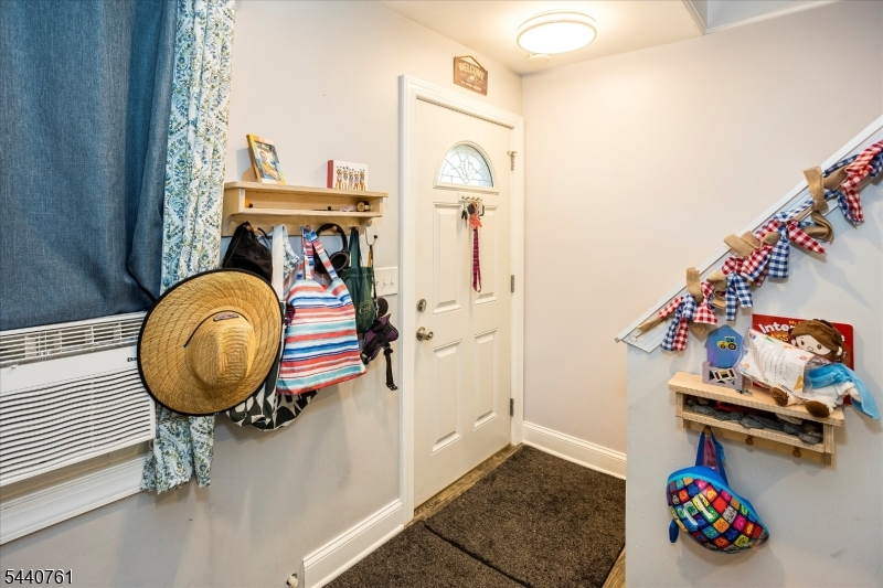 30 Hunterdon Rd Property Photo 6