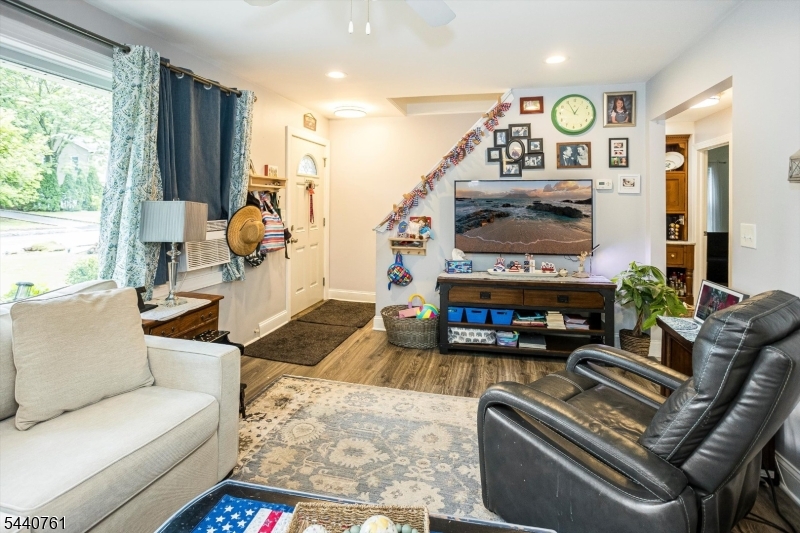 30 Hunterdon Rd Property Photo 8