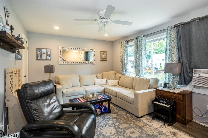 30 Hunterdon Rd Property Photo 9