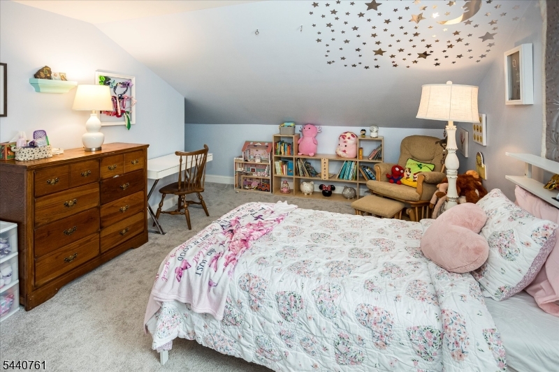 30 Hunterdon Rd Property Photo 21