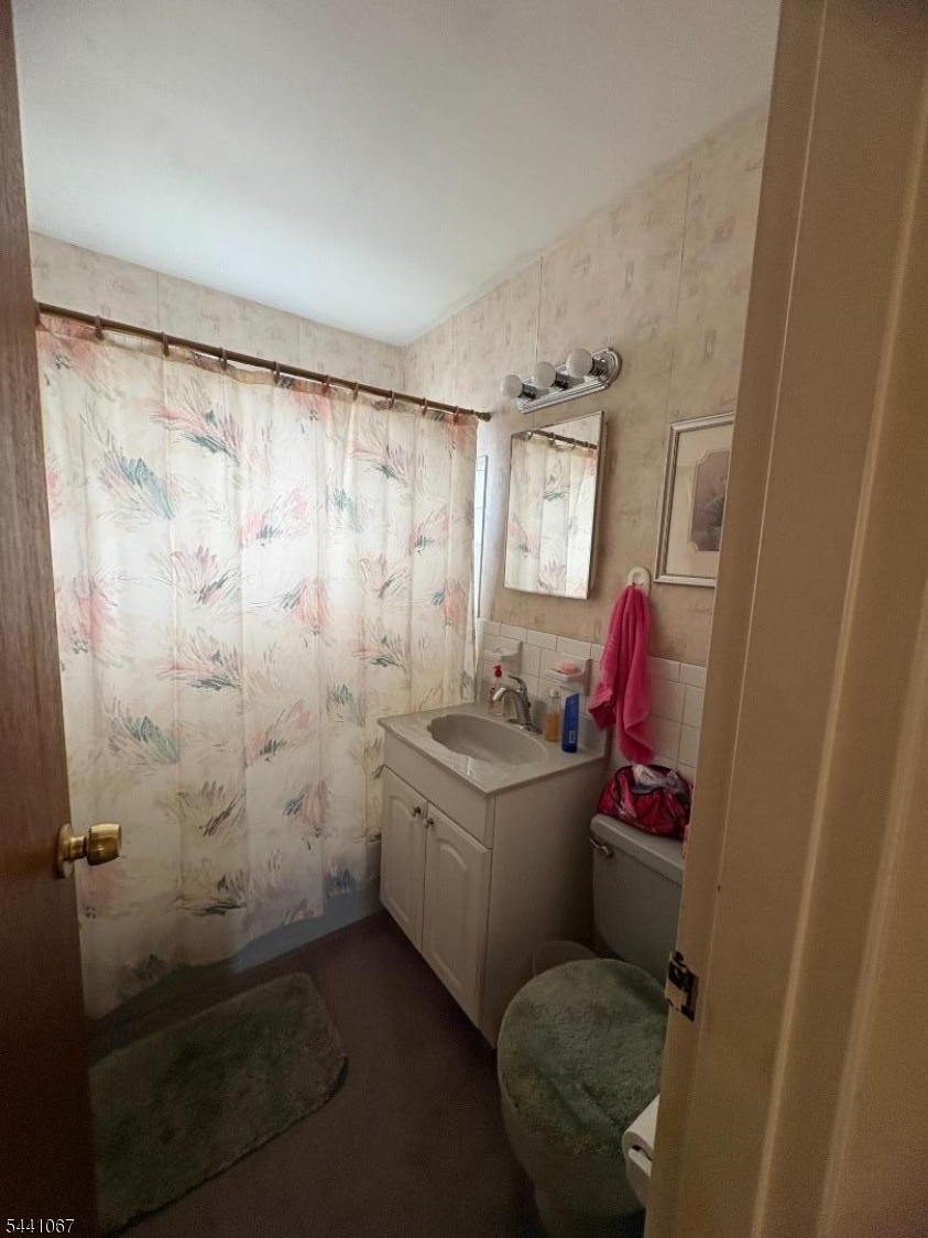 100 Bergen Boulevard Property Photo 10