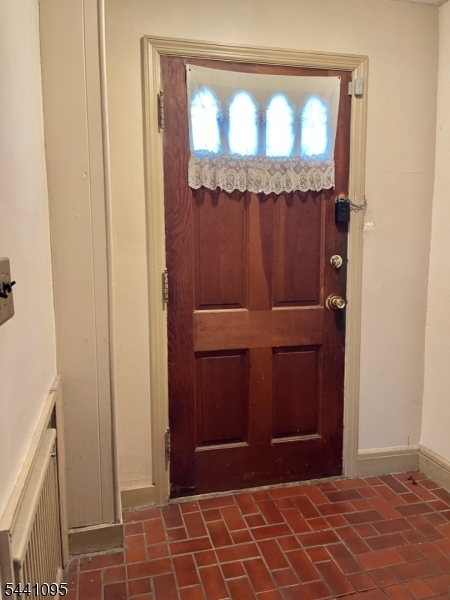 16 Jackson Ave Property Photo 4