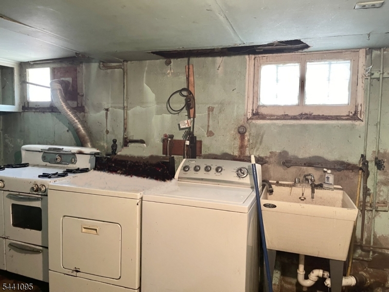 16 Jackson Ave Property Photo 31