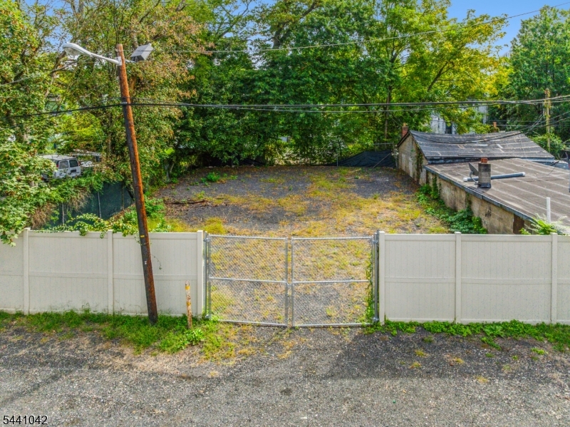 Park Ave Property Photo 1