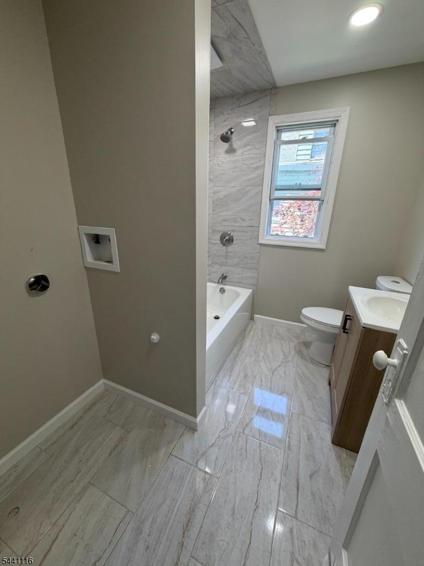 203 Lawrence St Property Photo 11