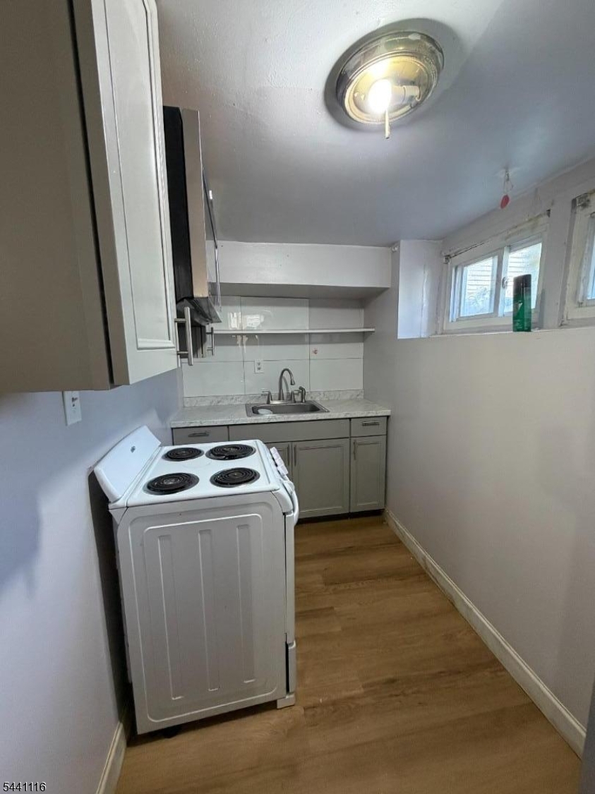 203 Lawrence St Property Photo 22