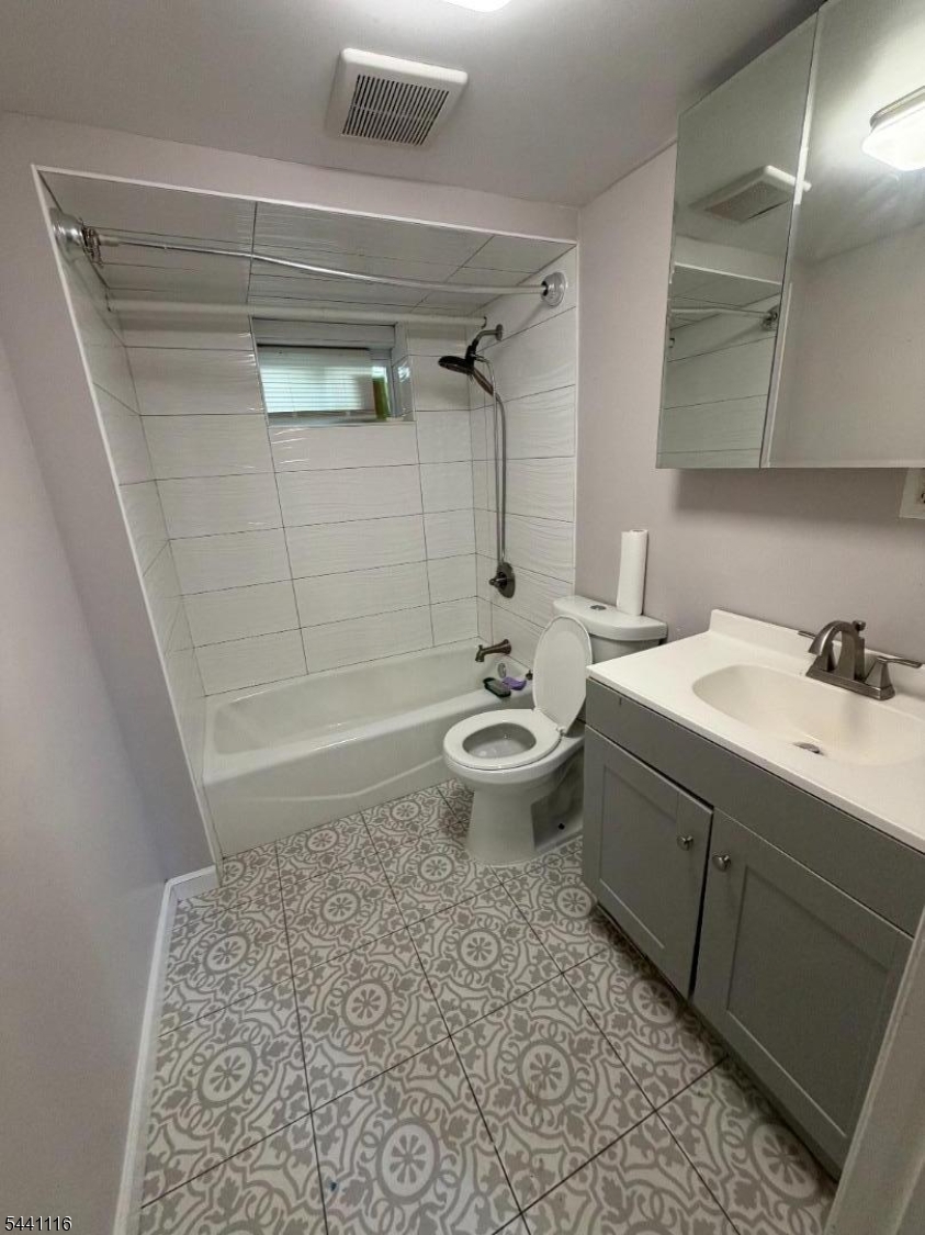 203 Lawrence St Property Photo 23