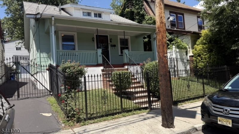 19 Mead St Property Photo 1