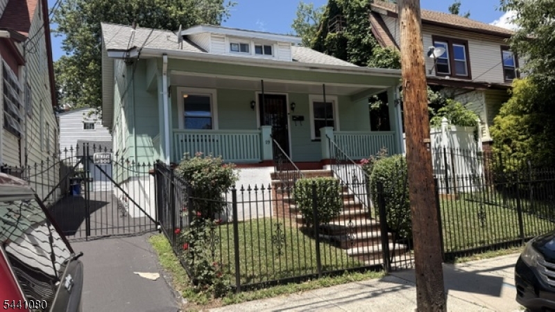 19 Mead St Property Photo 2