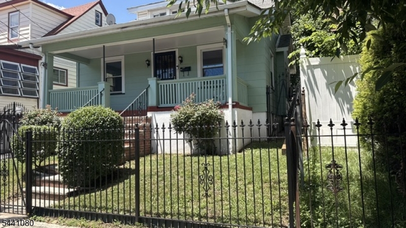 19 Mead St Property Photo 3
