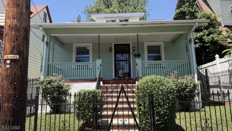 19 Mead St Property Photo 4