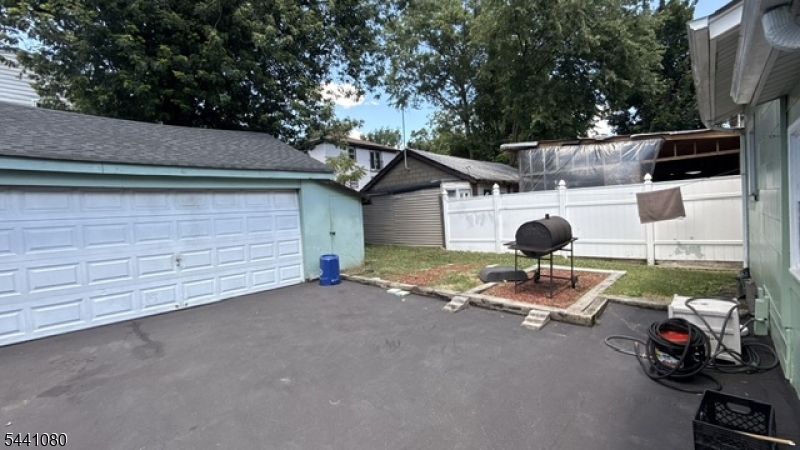 19 Mead St Property Photo 9