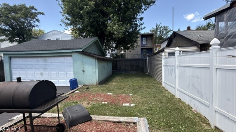 19 Mead St Property Photo 10