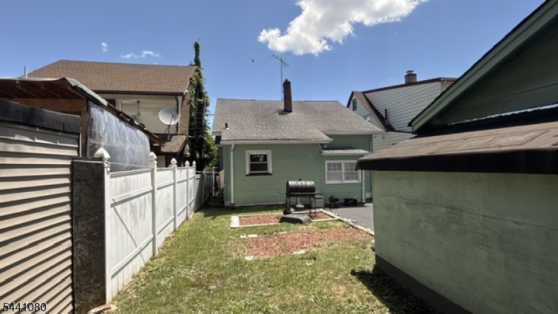 19 Mead St Property Photo 11