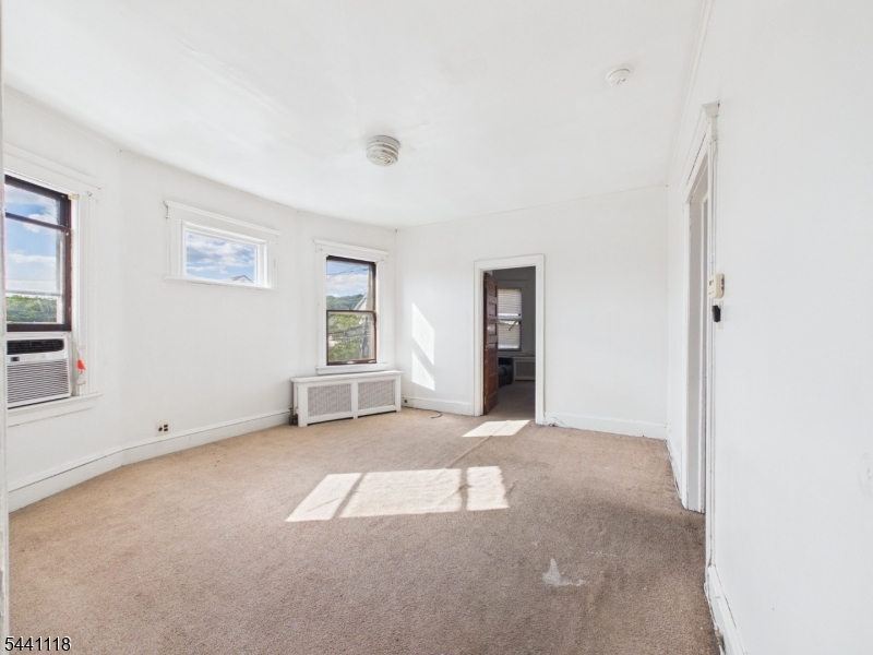 139 Fairview Ave Property Photo 8