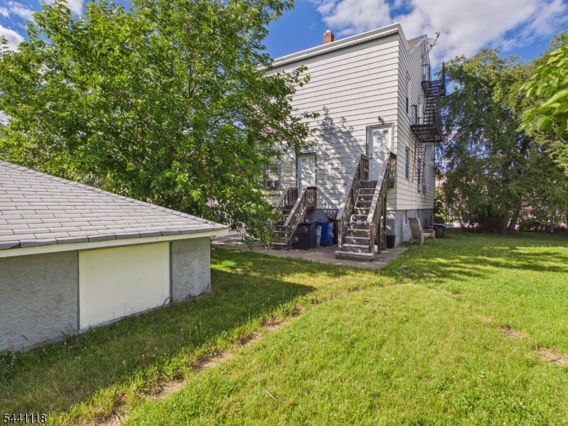 139 Fairview Ave Property Photo 24