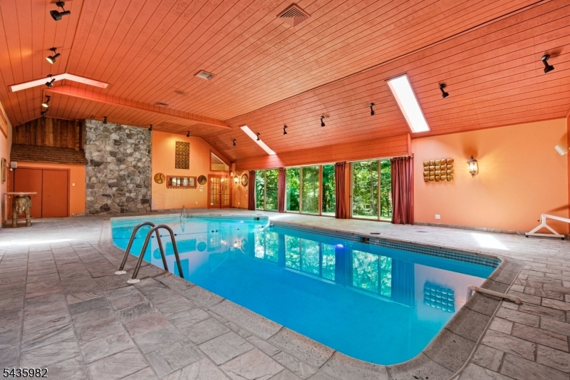 229 Clove Road Property Photo 1