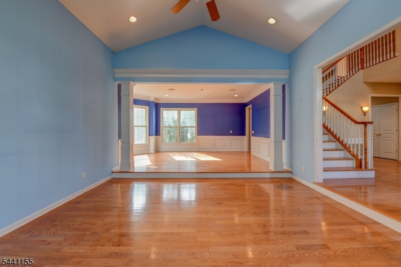 16 Commanders Ct Property Photo 6