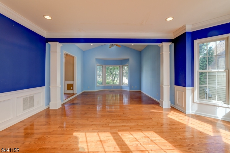 16 Commanders Ct Property Photo 7