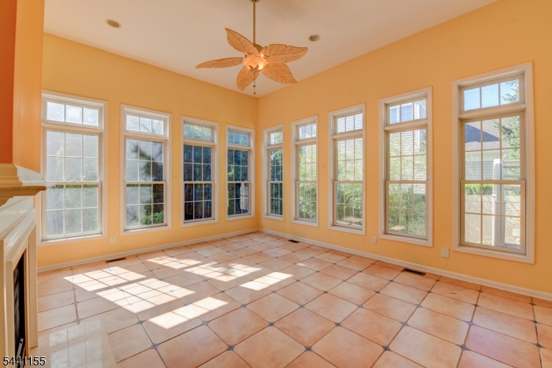 16 Commanders Ct Property Photo 21