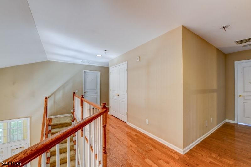 16 Commanders Ct Property Photo 24