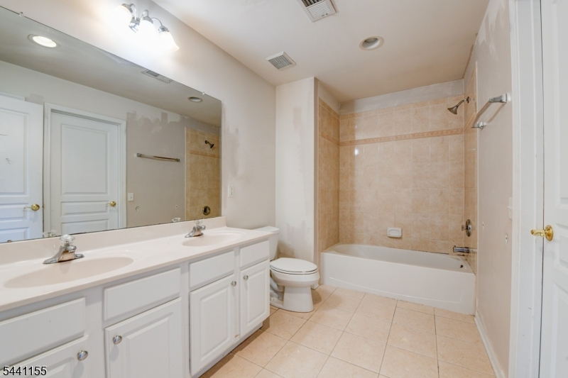 16 Commanders Ct Property Photo 32