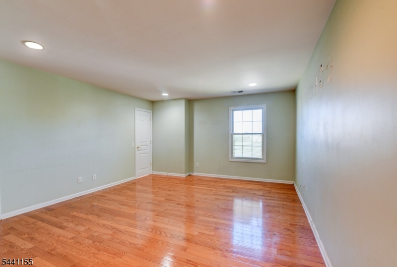 16 Commanders Ct Property Photo 34