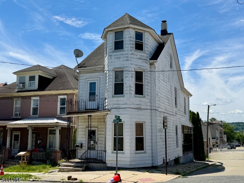 242 Filmore St Property Photo 1