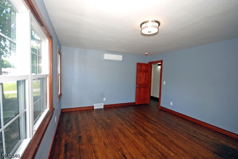 496 Franklin St Property Photo 23