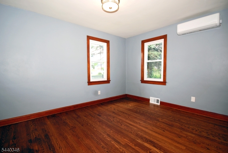 496 Franklin St Property Photo 27