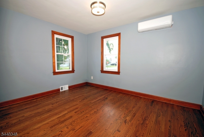 496 Franklin St Property Photo 29