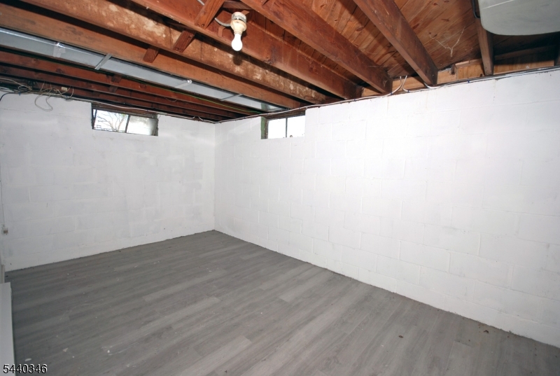 496 Franklin St Property Photo 33