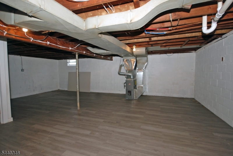 496 Franklin St Property Photo 35