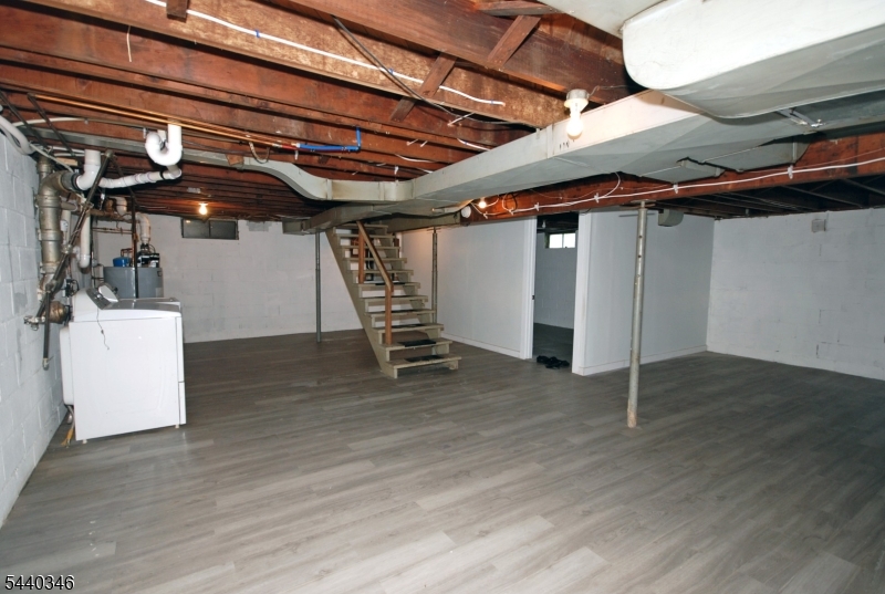 496 Franklin St Property Photo 37