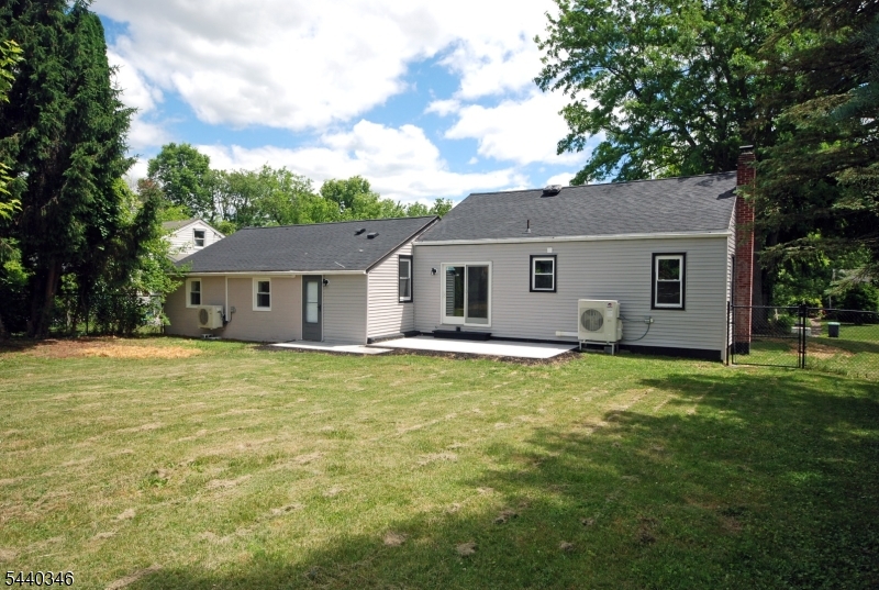 496 Franklin St Property Photo 40